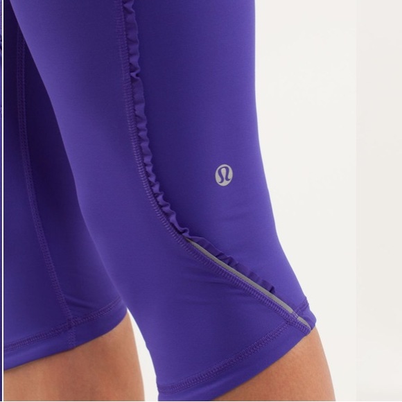 Lululemon Run: Fast And Free Crop | size 6 - Picture 9 of 10